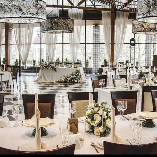 Проведение свадьбы за городом в Минске. Снять банкетный зал, коттедж, ресторан для свадьбы.