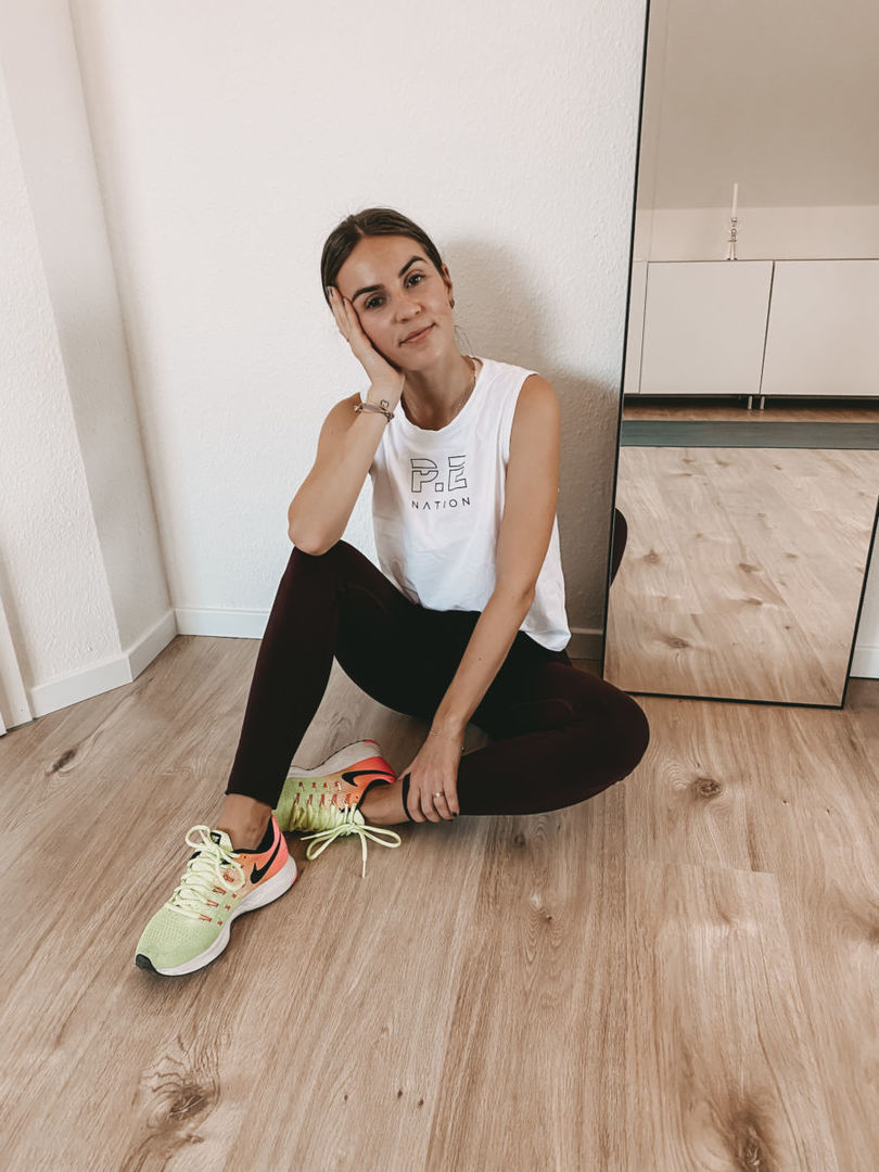 Модные женские кроссовки в 2022: 100 трендовых моделей - Я Покупаю