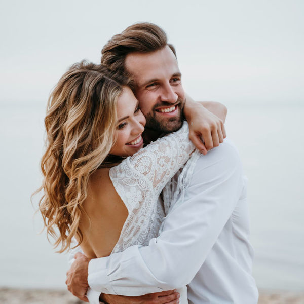 bride-groom-having-beach-wedding.jpg