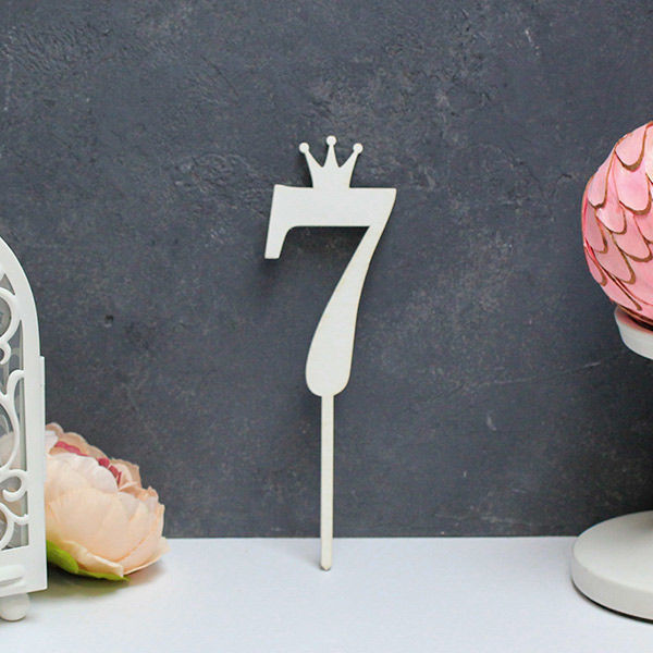 Деревянная цифра на палочке "7" (с короной) Свадебные штучки