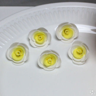 Латексный цветочек (белый/светло-желтый) 3х2 см Свадебные штучки