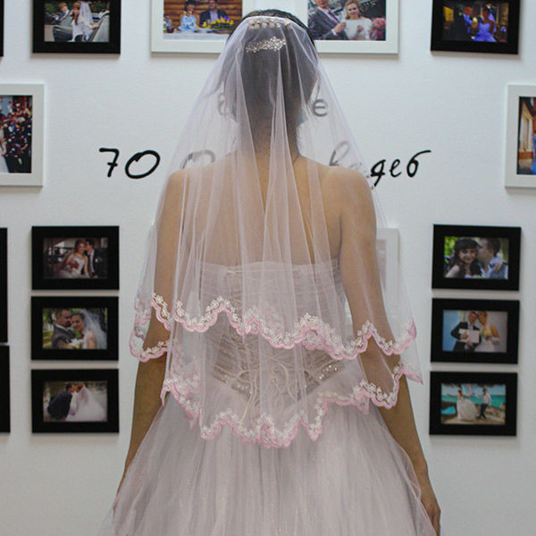 Фата для невесты (белая, бело-розовая вышивка) Свадебные штучки