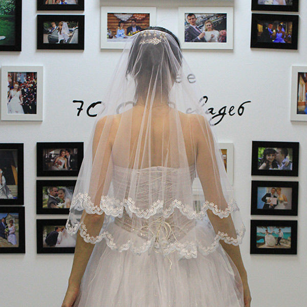 Фата для невесты (белая; бело-голубая вышивка) Свадебные штучки