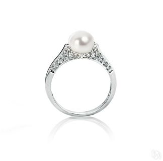 Серебряное кольцо Совершенство с белой жемчужиной