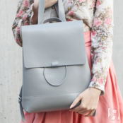 Женский рюкзак из натуральной кожи серый B002 grey